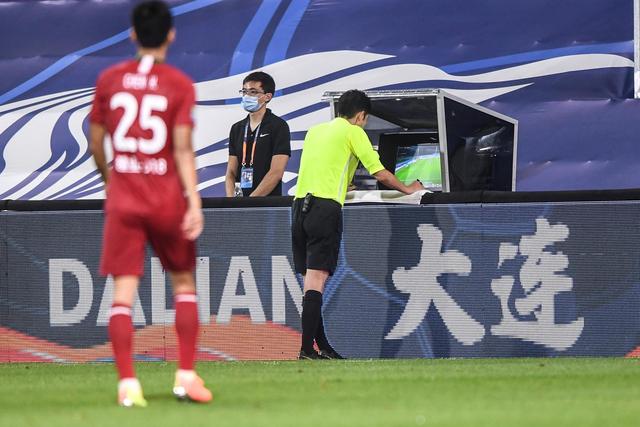 非洲足球高层力挺因凡蒂诺，寻求FIFA资助以度过危机